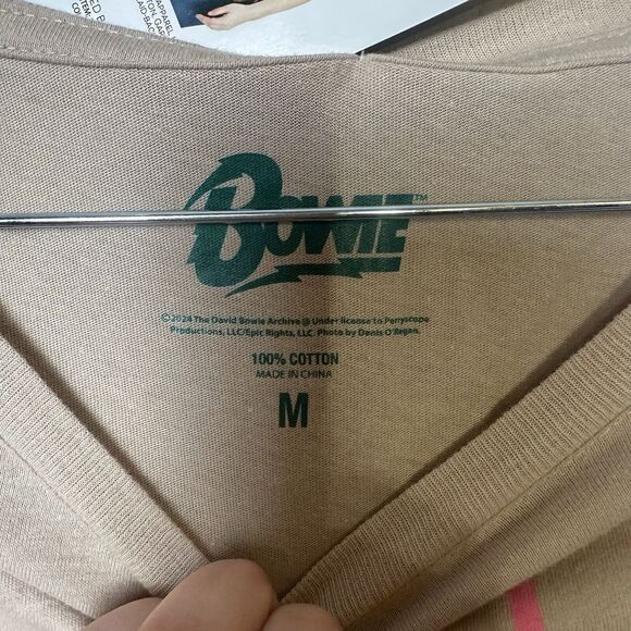 Soft Lightweight Crewneck Short Sleeve Band Graphic Tee Size Medium David Bowie - Picture 3 of 5